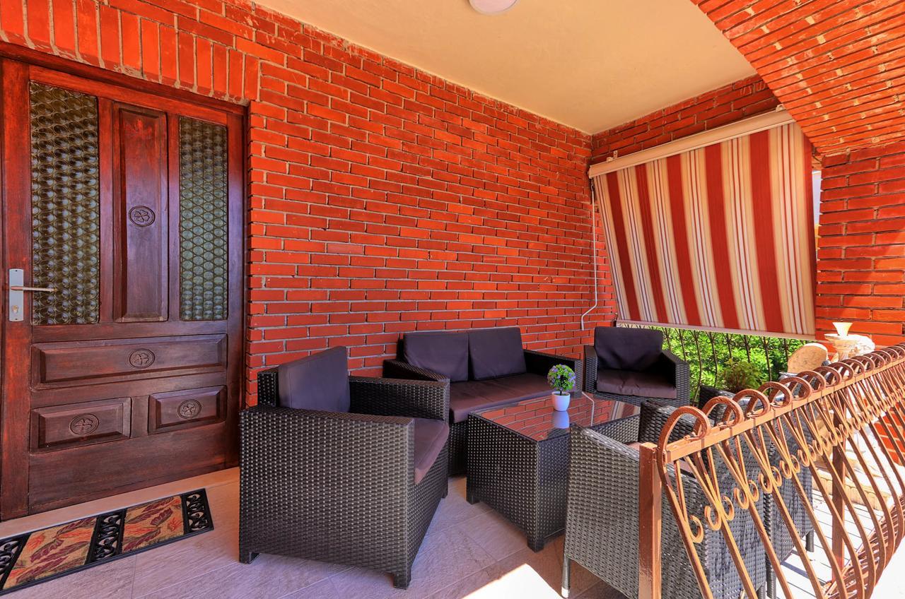 Guest House Darka Bijela Exterior photo
